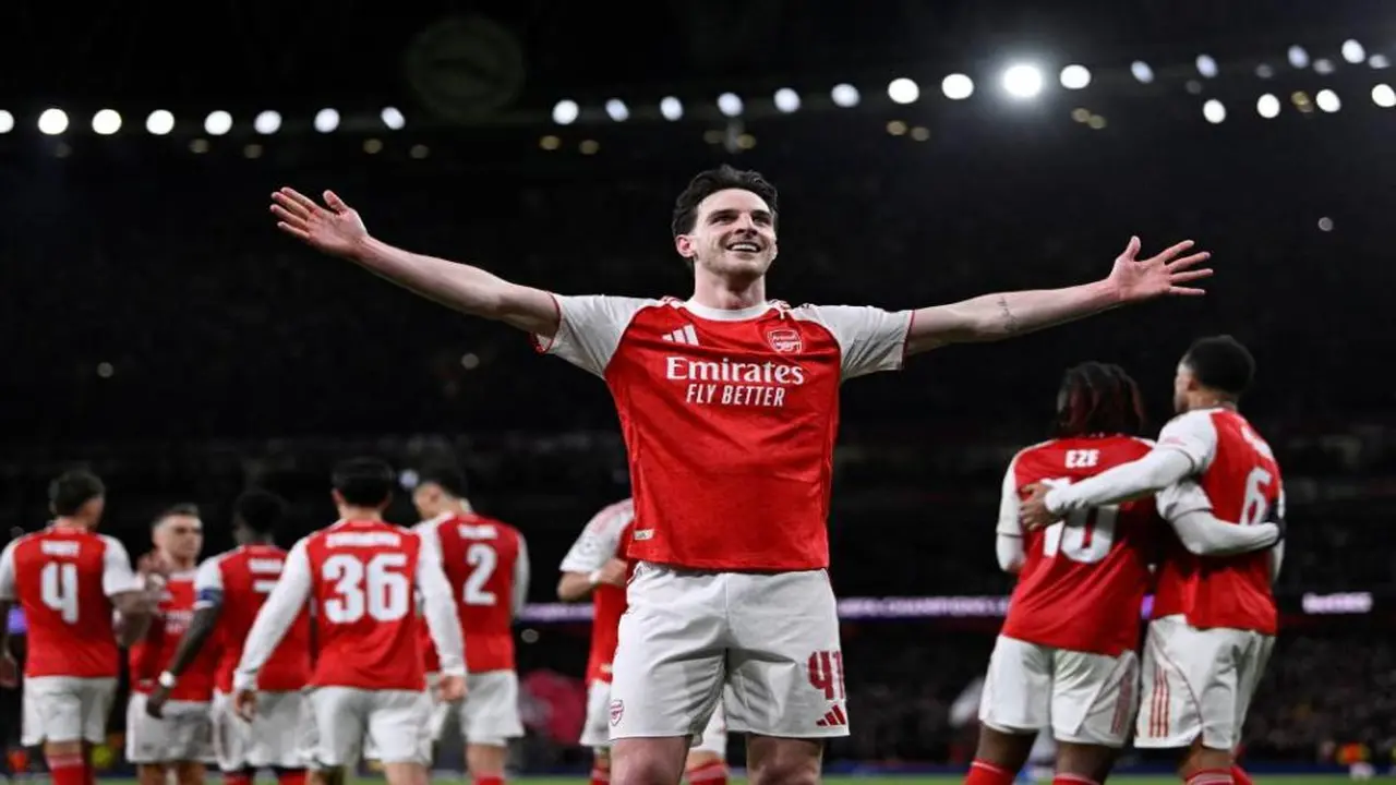 أرسنال ينجو من مقصلة الثلاثاء ويتمسك بحلم التتويج بلقب الرباعية التاريخية